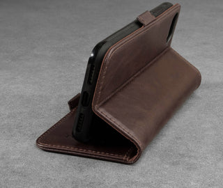 Integrated stand function of the Dark Brown Leather Stand Case for iPhone SE (2020), iPhone 8 and iPhone 7