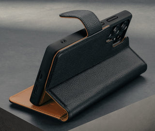 Stand function of the Black Leather Detachable Case for Galaxy S25 Ultra